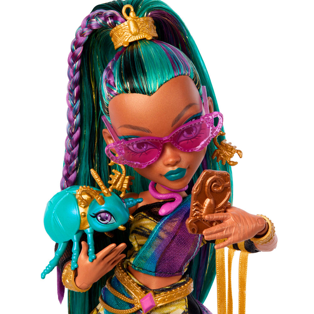 Monster High Nefera Deline doll - Image 6