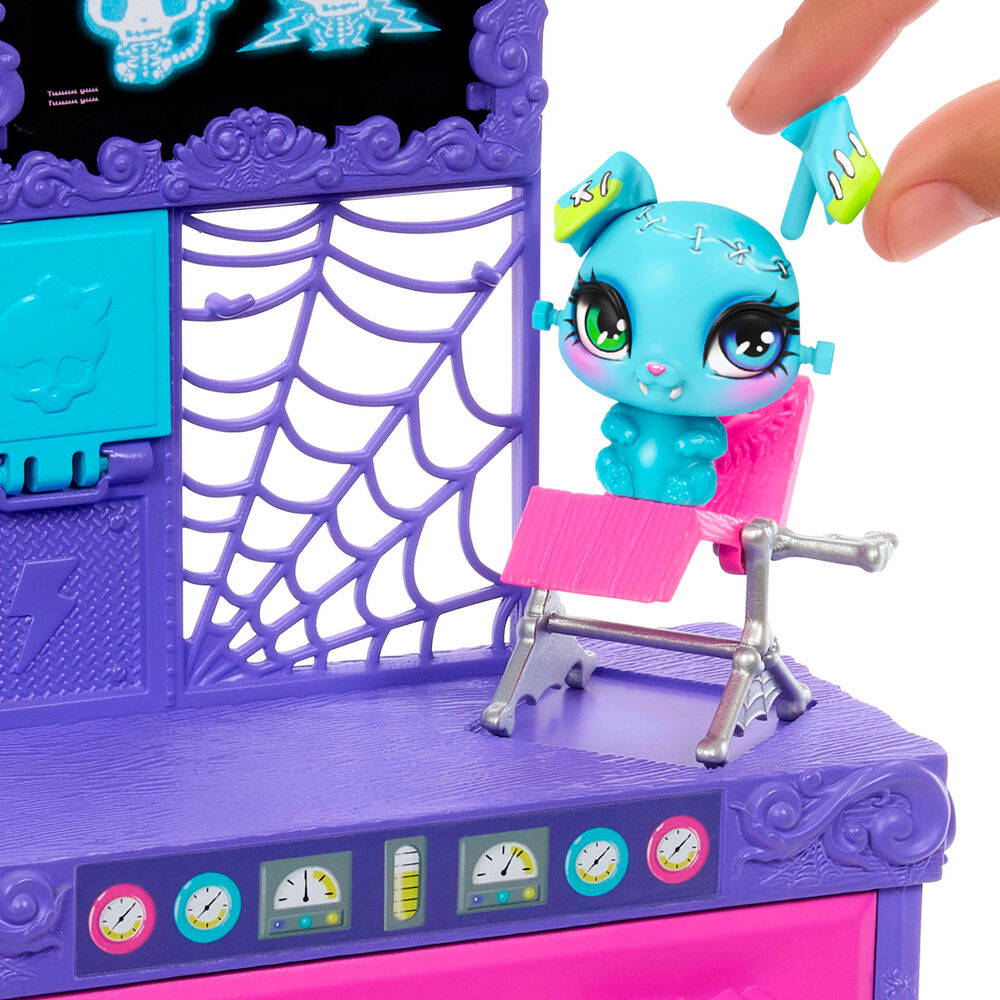 Monster High Frankie Stein + Laboratory doll - Image 5